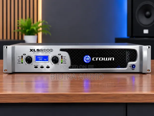 Crown XLS2000 Amplifier - 1