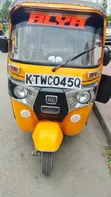 Bajaj RE 2022 Yellow - 4