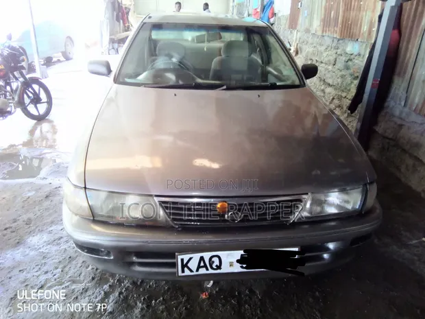 Nissan Sunny 2000 Silver - 1