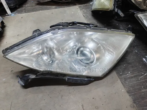 Honda CR-V RE4 Xenon Headlight - 1