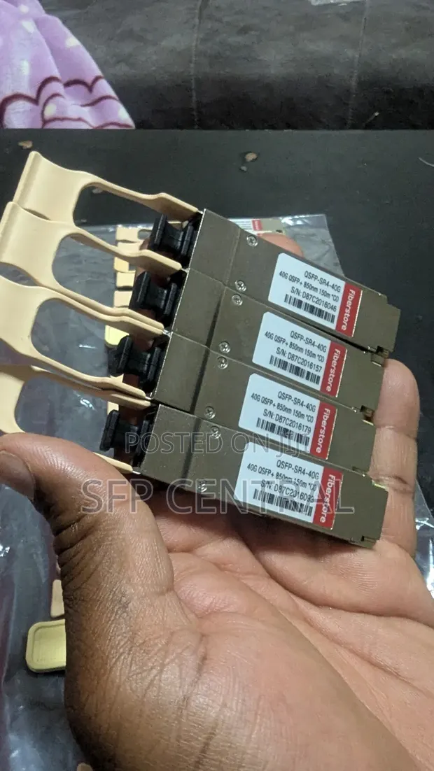 FS QSFP-40G SR4 850nm Transceiver kwa Cisco (150m) - 1