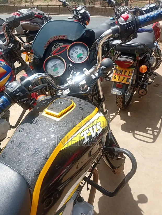 TVS HLX Plus ES 2021 Black - 1