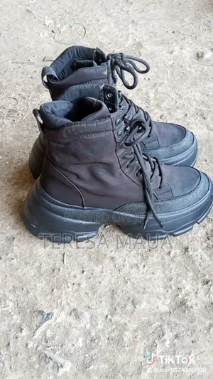 Classy Zara Thrifted Boots - Black