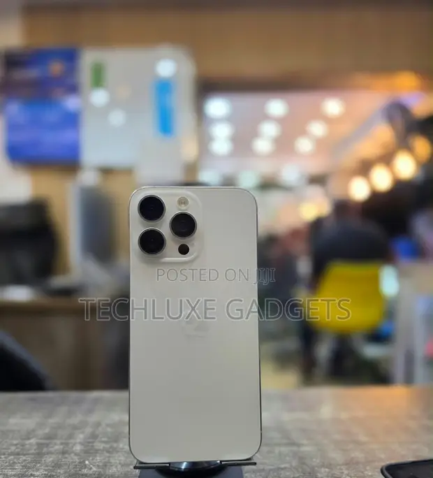 Apple iPhone 15 Pro Max 256GB Nyeupe - 1