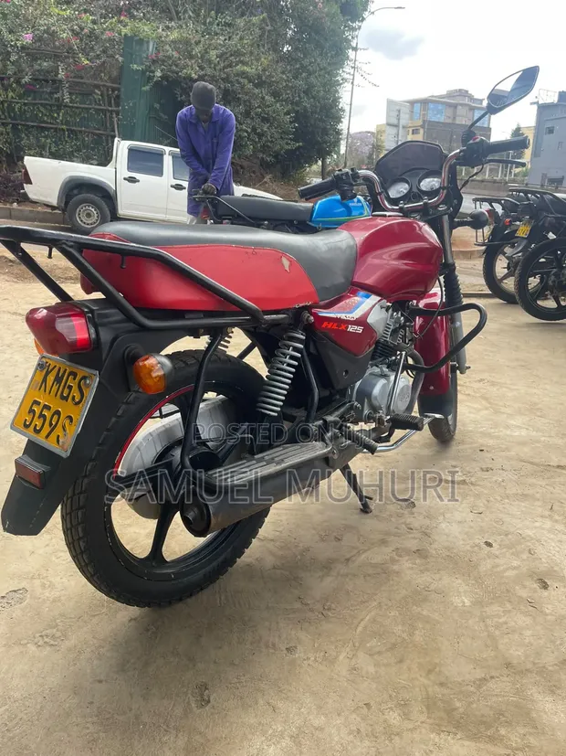 Bajaj Boxer 125 2025 Red - 1