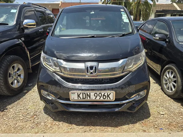 Honda Stepwgn Spada 2016 Nyeusi - 1