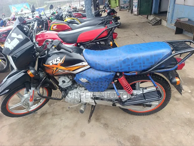 TVS HLX Plus ES 2024 Black - 1