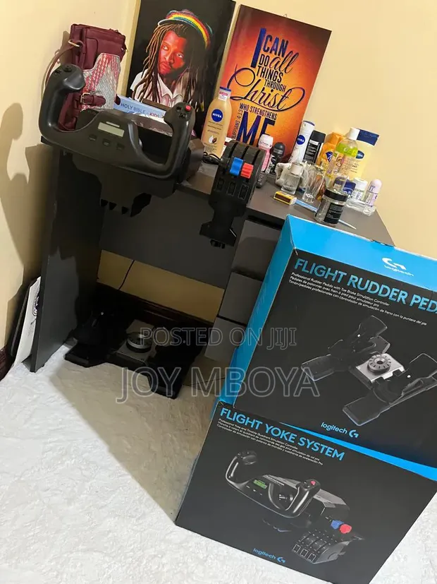 Logitech G (Saitek) Flight Simulator Yoke, Pedals & Throttle - 1