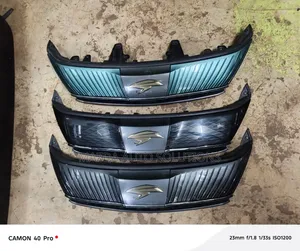 Grill ya Toyota Harrier ZSU60/65 na Kamera na Sensor (2015-2019)
