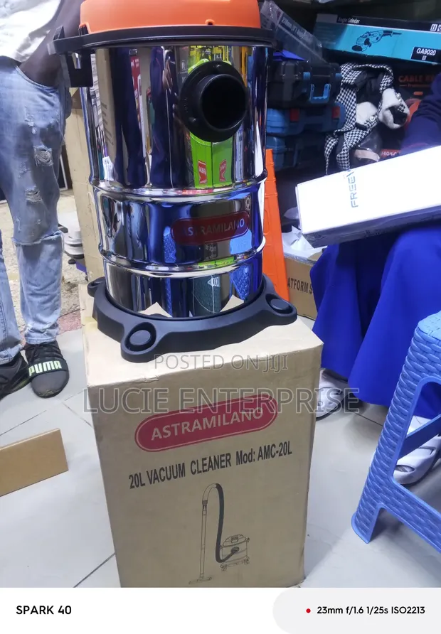 Astramilano Vacuum Cleaner 20L Wet & Dry - 1