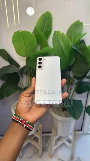 Samsung Galaxy S22+ 5G 128GB Nyeupe