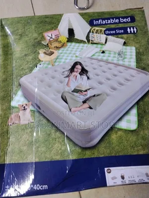 Queen Size Airbed ya Kupiga Kambi na Pumpu Iliyojengewa Ndani na Mito 2