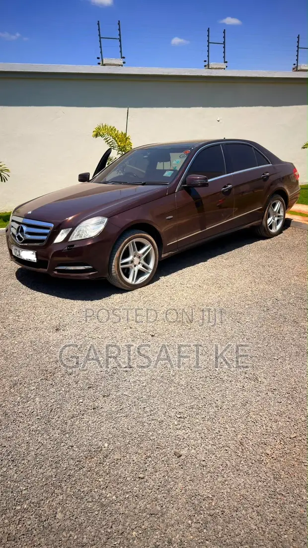 Mercedes-Benz E250 2011 Kahawia - 1