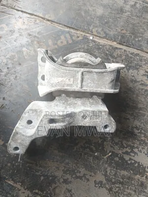 Nissan Juke Engine Mounting (2015 Model)