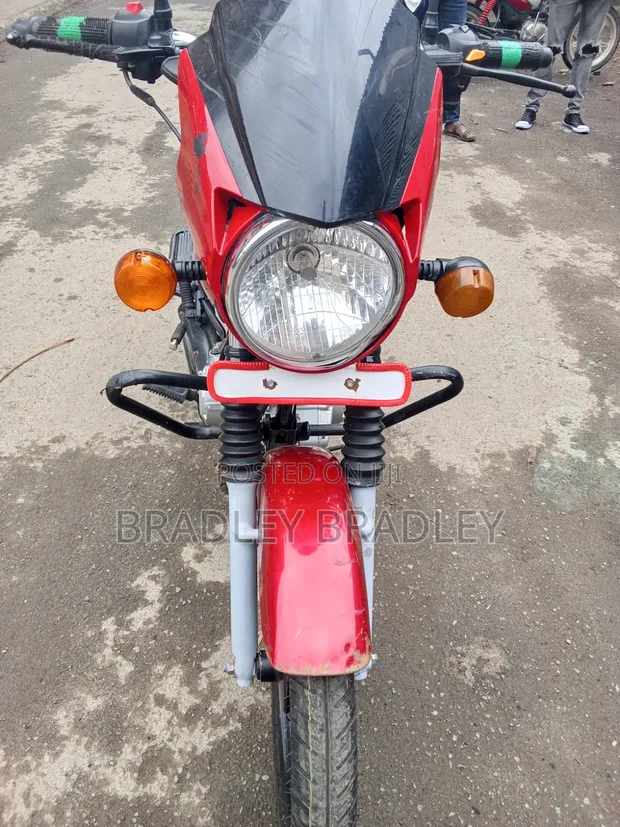 TVS HLX 125 2026 Red - 1
