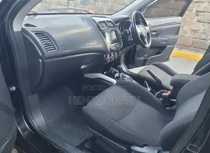Mitsubishi RVR 2.0 2012 Nyeusi