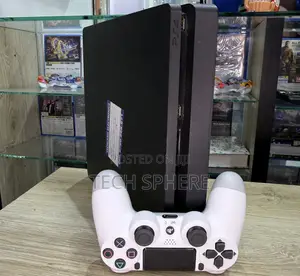 PS4 Slim Console Mzuri Sana