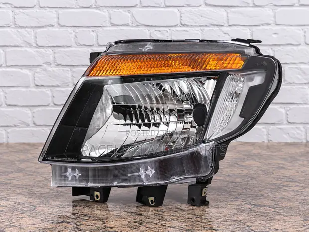 Casps za Head Lamp za Ford Ranger T6 (2012-2014) Zilizofunikwa - 1