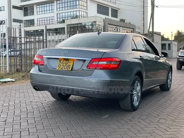 Mercedes-Benz E-Class E200 2010 - 1