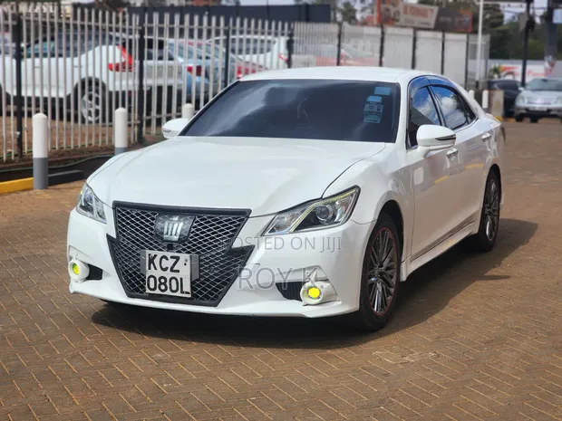 Toyota Crown Athlete 2013 Hybrid - 1