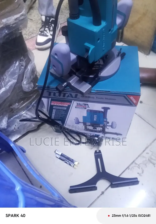 Total Router Machine 2200W - 1