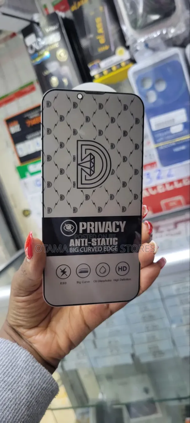 iPhone 13 Privacy Screen Protector - 1