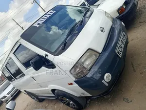 Nissan Vanette 2011 Nyeupe