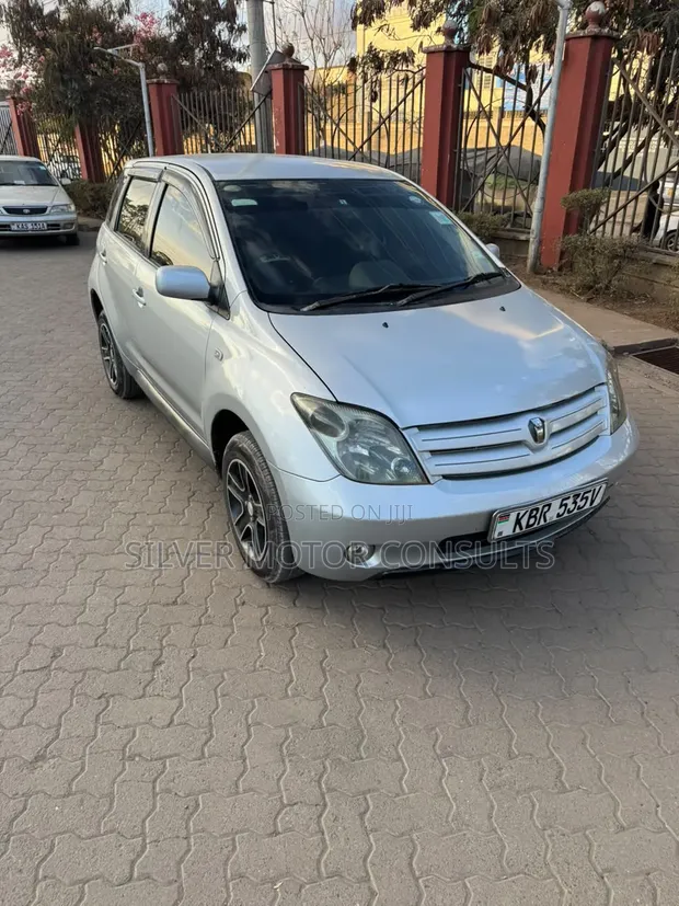 Toyota IST 2006 Silver - 1