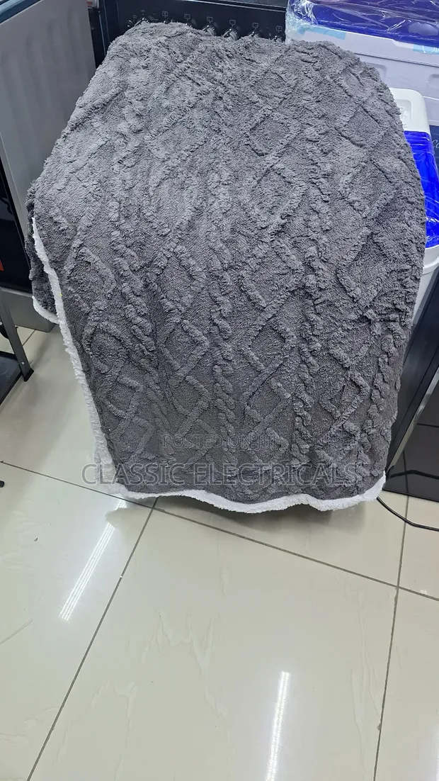 Blanketi ya Fleece Mpya 6x6 - 1