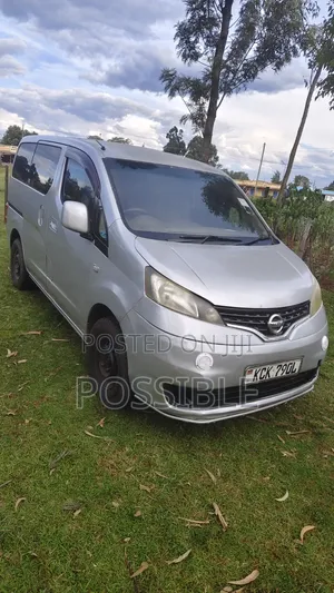 Nissan NV200 Van 2009 Nyeusi