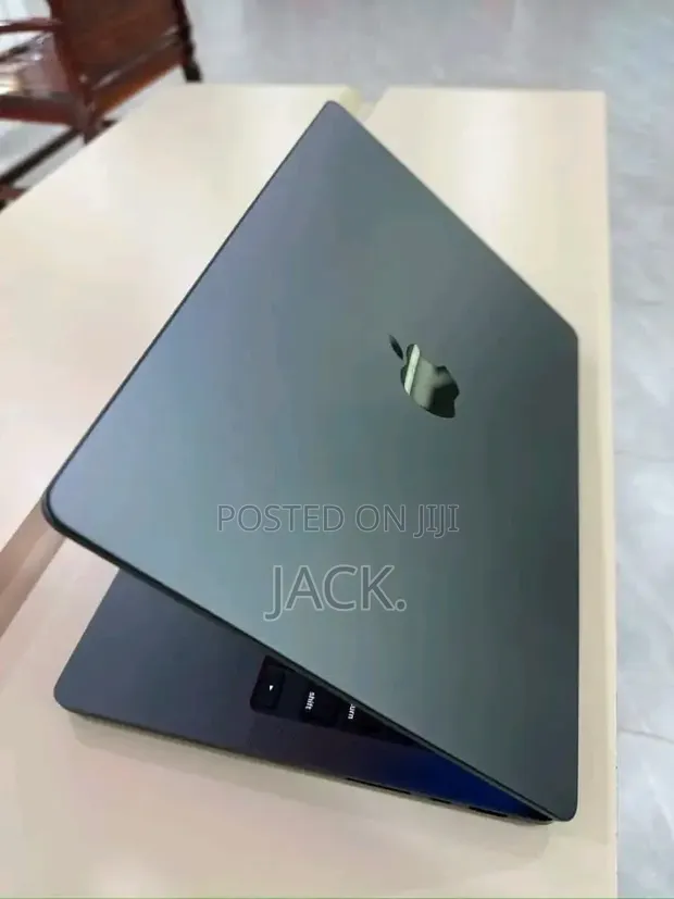 Apple MacBook Pro 2023 M3 Max 36GB RAM 1TB SSD - 1