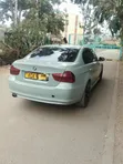 BMW 320i Sedan RWD 2010 Bluu - 4