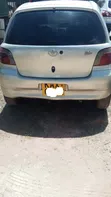 Toyota Vitz 2000 Fedha - 1