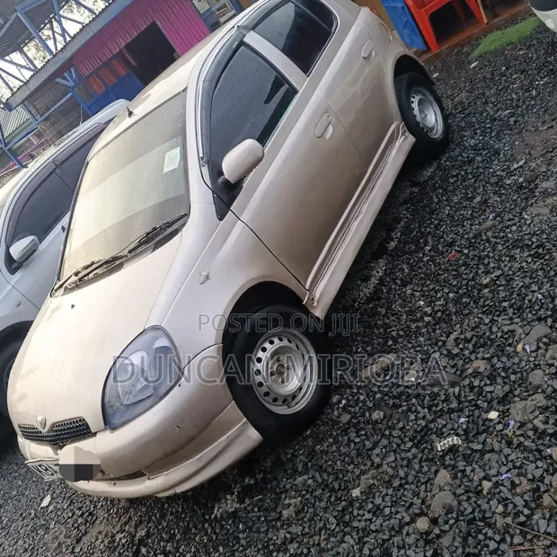 Toyota Vitz 2000 Dhahabu - 1