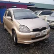 Toyota Vitz 2000 Dhahabu - 2