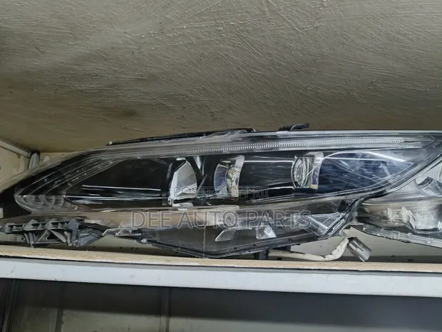 Toyota Harrier 2015 Headlight - 1