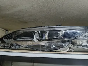 Taa ya Mbele ya Toyota Harrier 2015