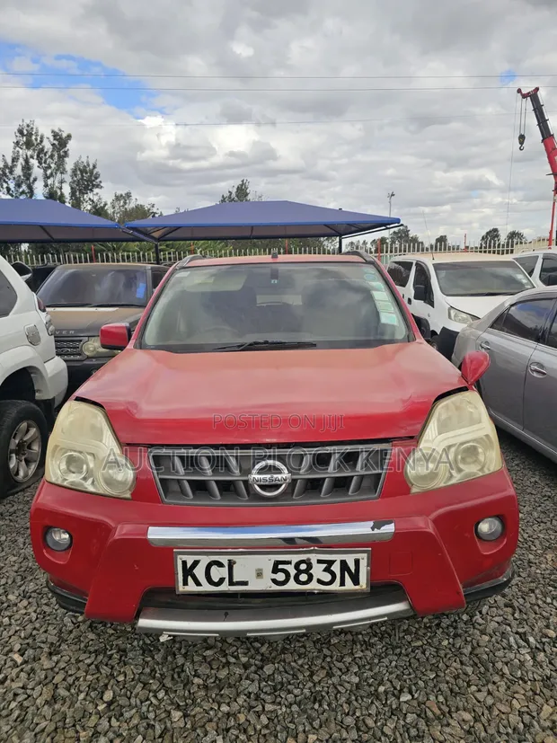 Nissan X-Trail 2010 Red - 1