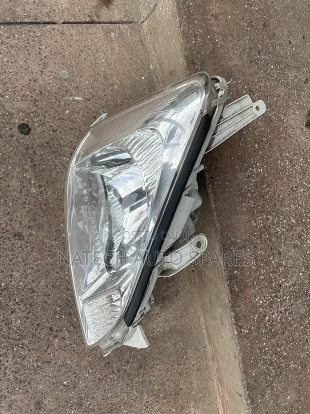 Toyota Premio 240 Headlight (2005) - 1