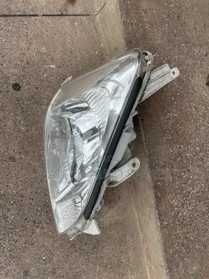 Toyota Premio 240 Headlight (2005)