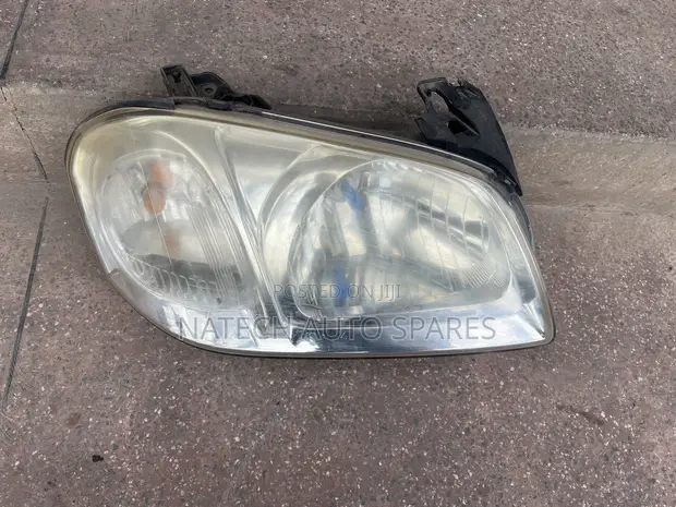 Mazda Tribute Headlight (Used) - 1