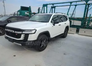 New Toyota Land Cruiser LC300 2022 Diesel