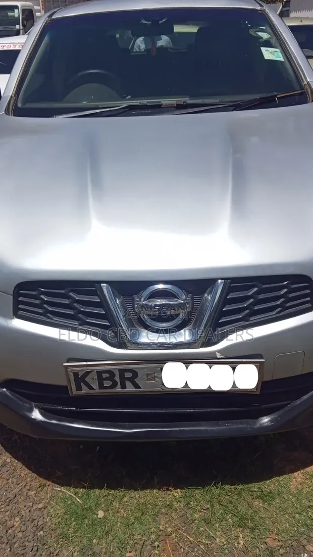 Nissan Qashqai 2004 Nyeupe - 1