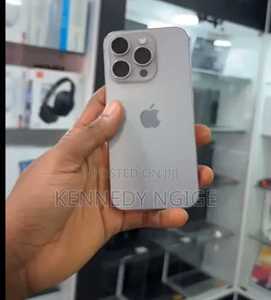 Apple iPhone 15 Pro Max 256GB Silver (A++ Refurbished)