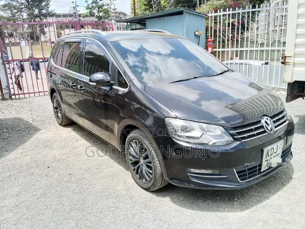 Volkswagen Sharan 2015 Nyeusi - 1