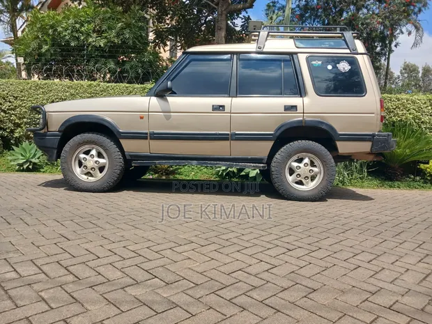 Land Rover Discovery 1997 Gold - 1