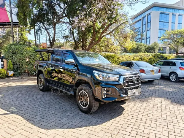 Toyota Hilux 2018 Double Cabin - 1