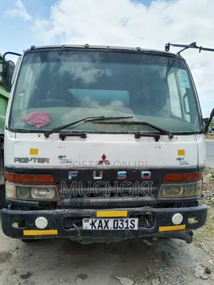 Mitsubishi Fighter Water Tanker Truck