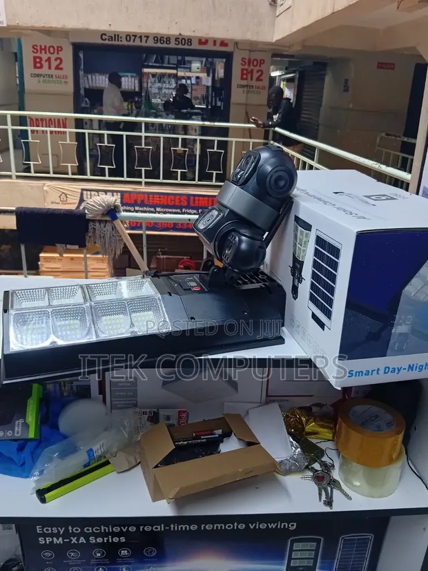 2-in-1 AI Solar Camera & 180W Light - 1