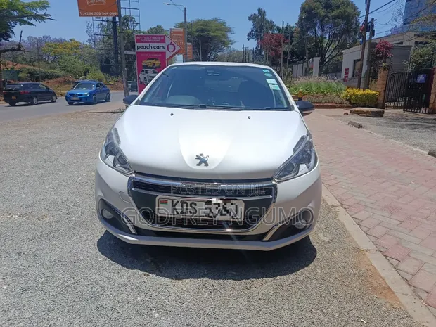 Peugeot 208 GT Line 2017 Nyeupe - 1